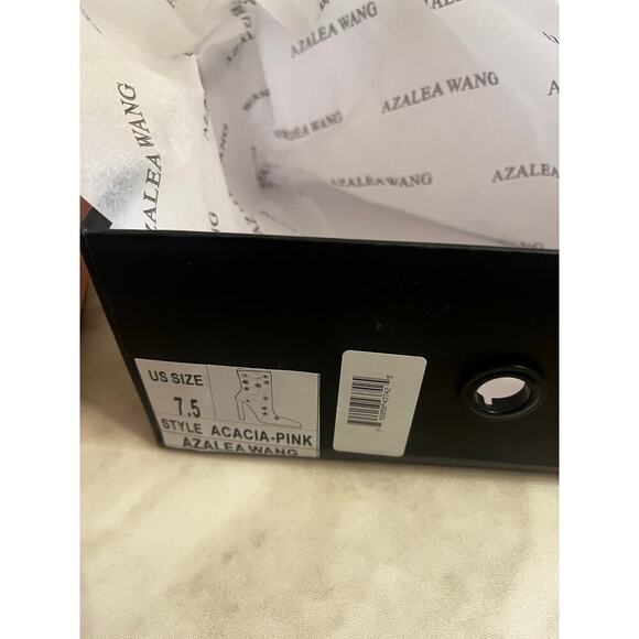 NIB Azalea Wang Acacia Pink Flower Embellished Booties High Heel Size 7.5 - Picture 6 of 7